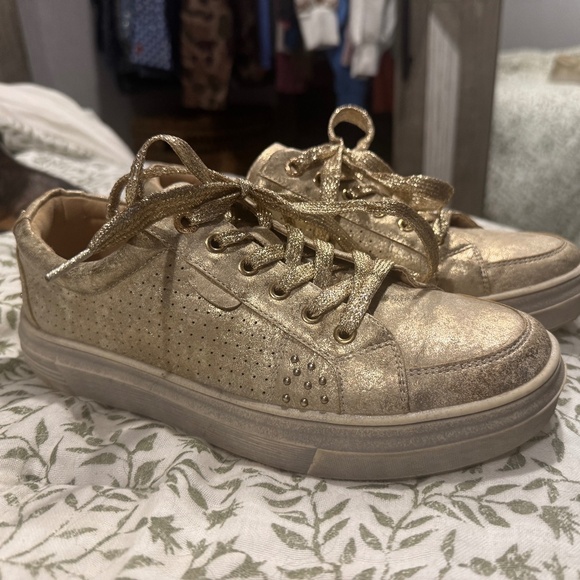 Corkys Shoes - Gold Metallic Sneakers sz 9